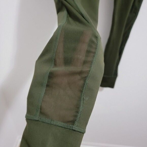 Fabletics Activewear Anywhere High Waisted Moto 7/8 Leggings Green Size Small - Picture 7 of 10